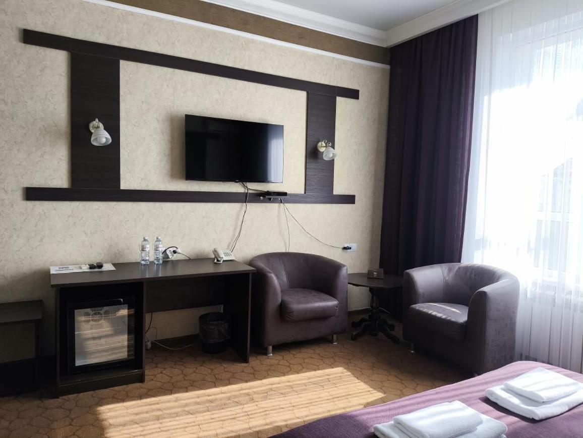 Pride Hotel Taraz Exterior photo