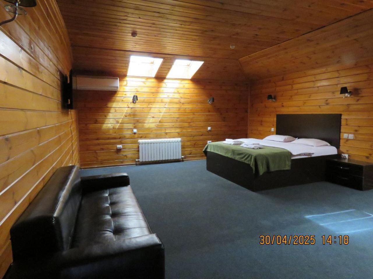Pride Hotel Taraz Exterior photo