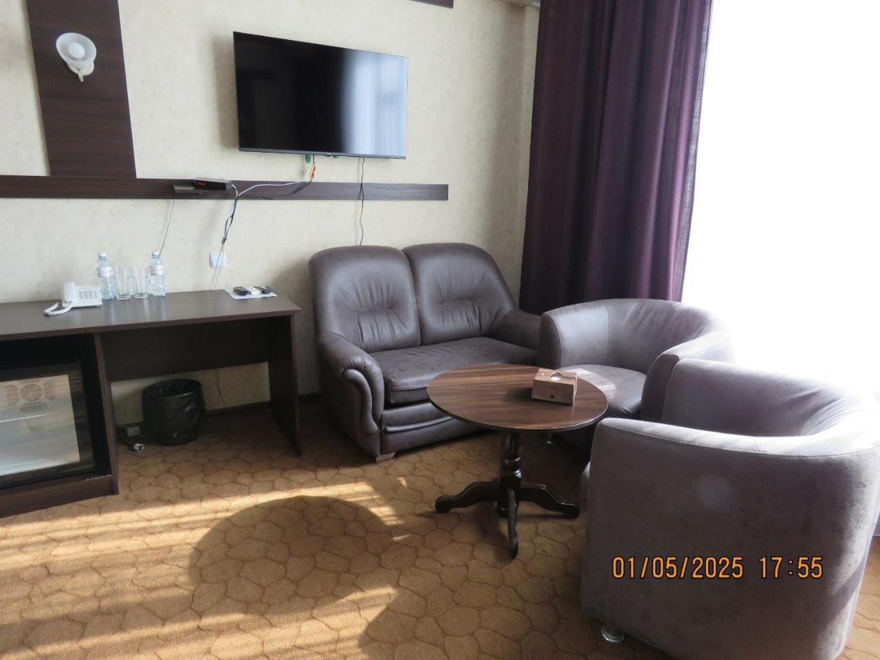 Pride Hotel Taraz Exterior photo