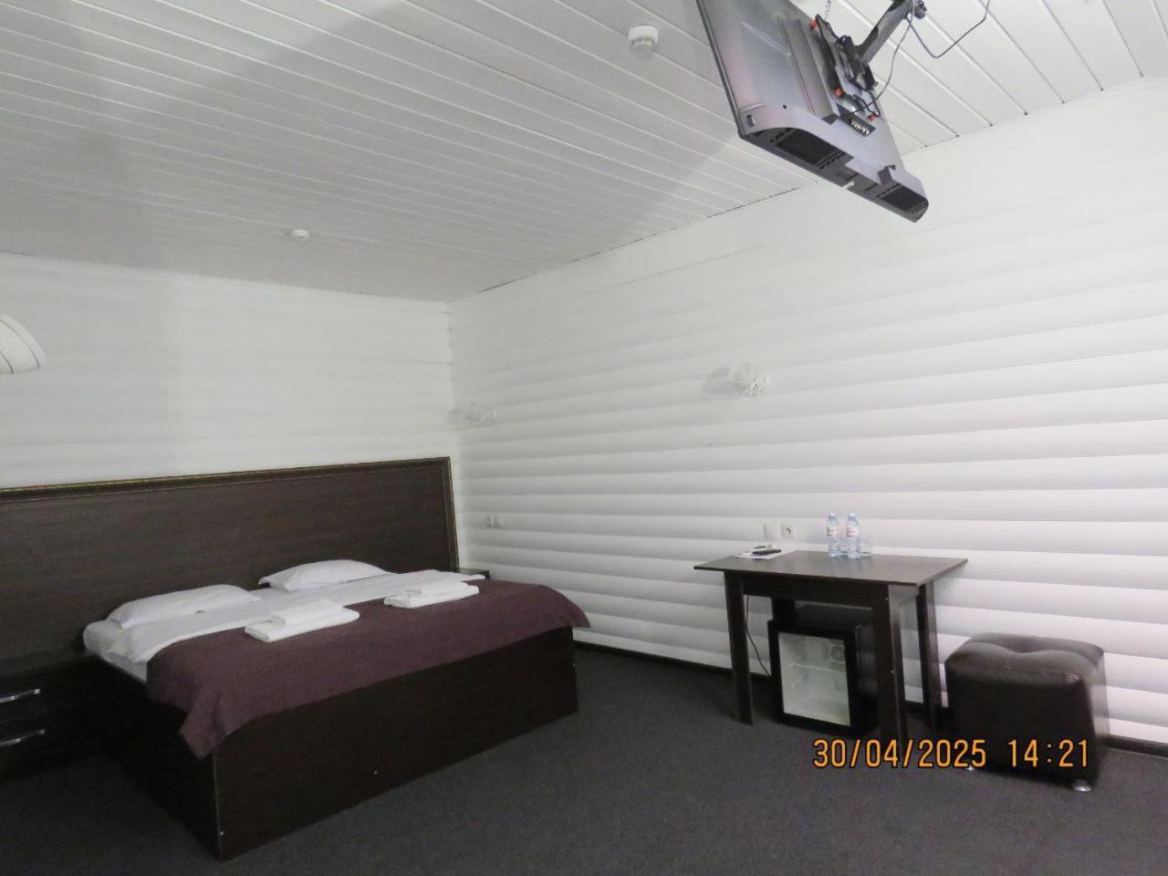 Pride Hotel Taraz Exterior photo