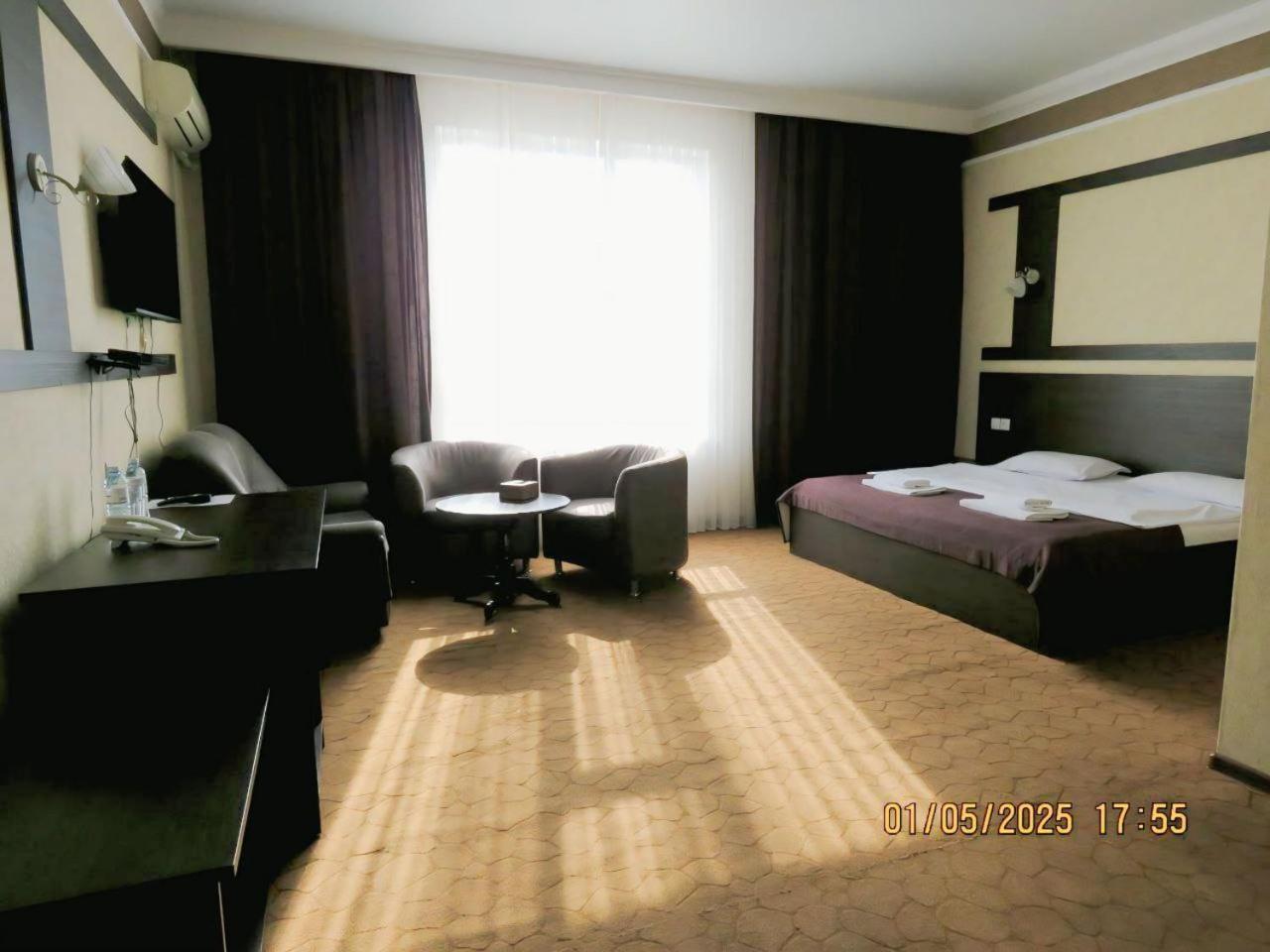 Pride Hotel Taraz Exterior photo